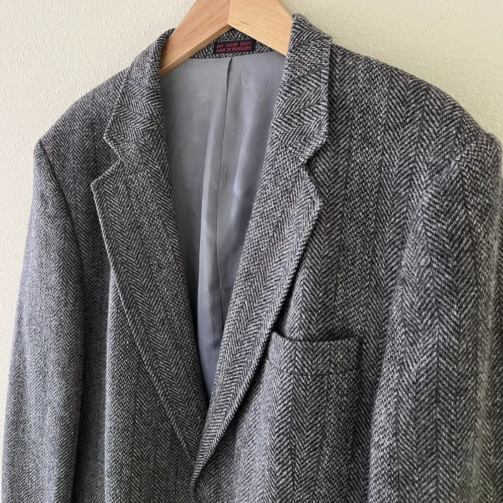 Mens Tweed Blazer Sport Coat Size 40L Wool Herringbone Gray Vintage Two Button